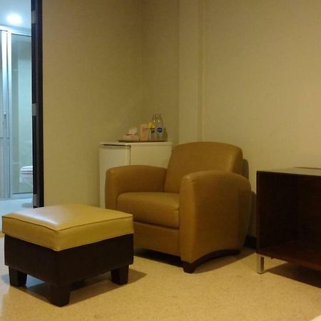 Mango Bedroom Inn Бангкок Экстерьер фото