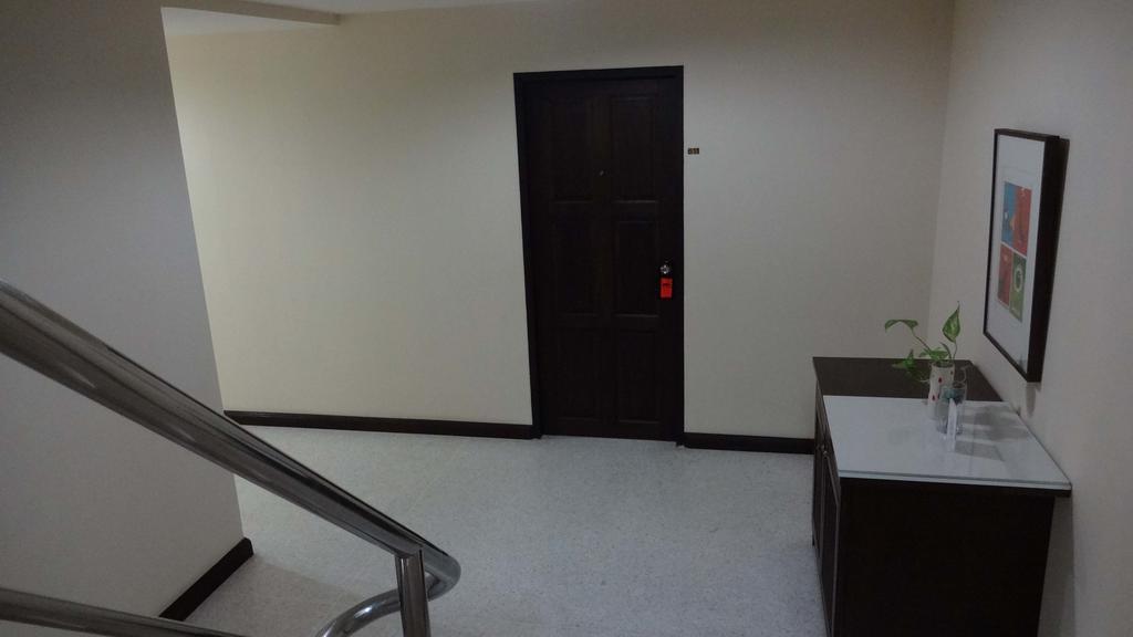 Mango Bedroom Inn Бангкок Экстерьер фото